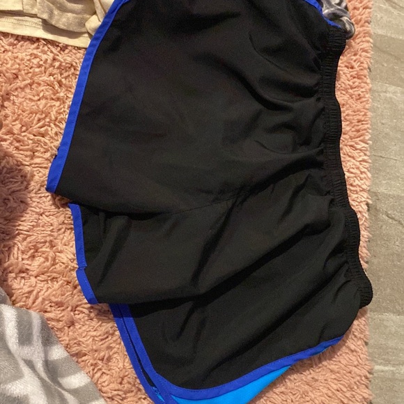 nike shorts - Picture 2 of 4